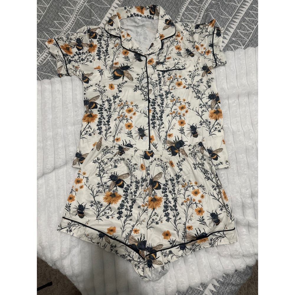 Bumblebee Floral Pajama Set Womens Large Short Sleeve Button Down Shorts Cream